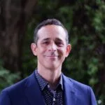 portrait Greg LEvine